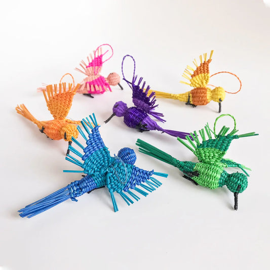 Handwoven Iraca Hummingbird Ornaments (Assorted Colors)